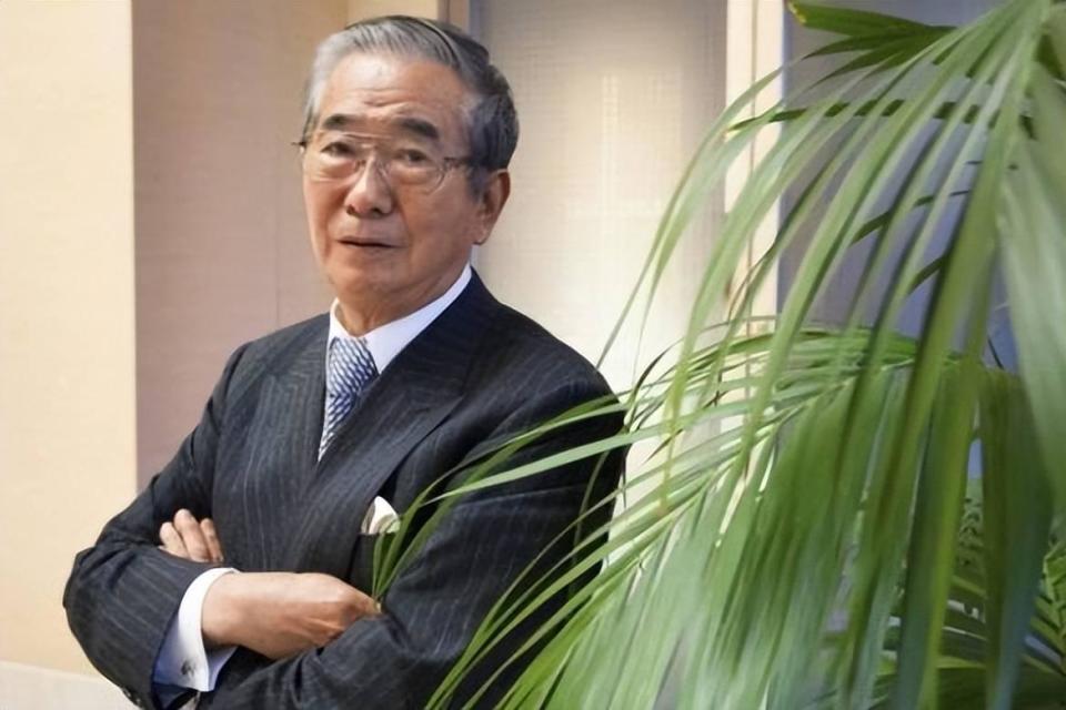 剧情急转直, 历史的认知, 翼分子石原
